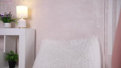 Lily online show from May 2026 06:09:01 PM