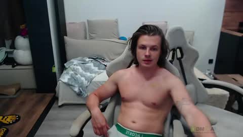 Snapshot of sunny1girl chatting on June 2026 06:33:02 PM Alice and Sergey online show from June 2026 06:33:02 PM