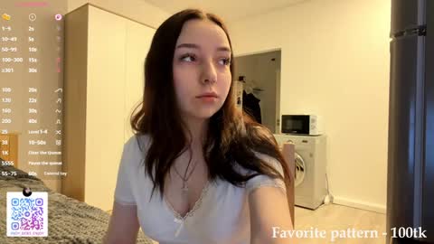 Snapshot of sunny_bambi chatting on January 2026 03:01:02 AM Hello My name is Mary nice to meet you Telegram cuuutekitten online show from January 2026 03:01:02 AM