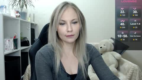 Naomi online show from December 2025 04:55:01 AM