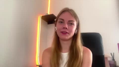 sunny_gaze online show from July 2026 09:09:01 AM