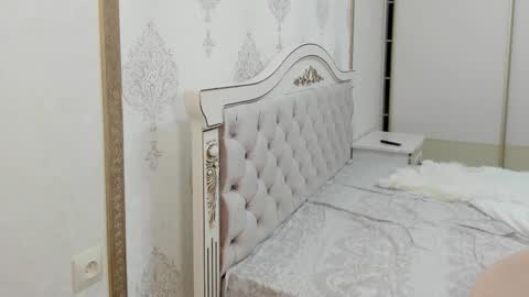 Snapshot of sunny_love__ chatting on February 2026 05:17:02 AM Vanessa online show from February 2026 05:17:02 AM