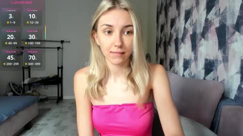 Snapshot of sunny_rina chatting on September 2025 07:19:01 AM Rina online show from September 2025 07:19:01 AM