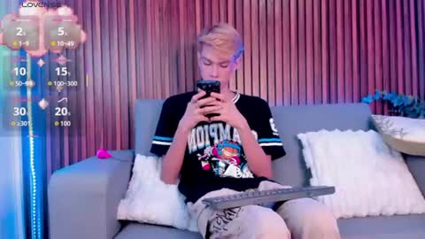 Snapshot of sunnyboy29_ chatting on June 2026 03:42:01 AM SUNNY online show from June 2026 03:42:01 AM