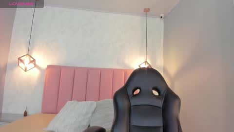  S U N N Y online show from October 2025 12:31:01 PM