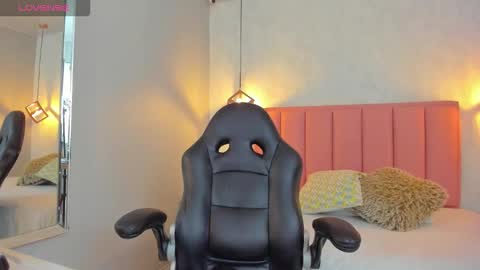  S U N N Y online show from February 2026 11:22:02 AM