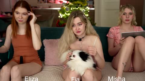 Snapshot of sunnyfia chatting on December 2024 06:53:02 AM Fia - TG - Mia - Alice - online show from December 2024 06:53:02 AM
