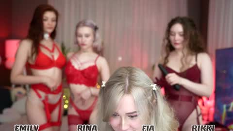 Snapshot of sunnyfia chatting on September 2025 03:52:02 AM Fia - TG - Mia - Alice - online show from September 2025 03:52:02 AM