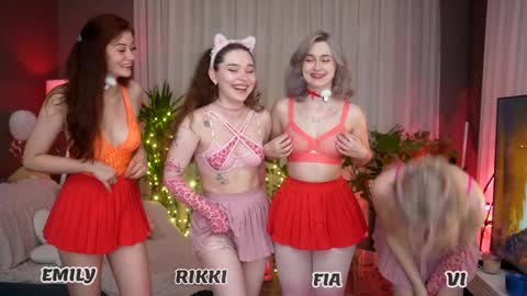 Snapshot of sunnyfia chatting on September 2025 12:01:02 AM Fia - TG - Mia - Alice - online show from September 2025 12:01:02 AM