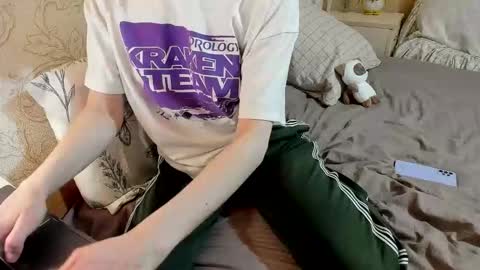 Alina   Streams Mon to Fri online show from November 2025 03:23:02 PM