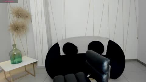 Sunny Rivers online show from February 2026 06:02:02 PM