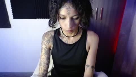 Snapshot of sunshinemiracle chatting on May 2026 04:32:01 AM Sun - online show from May 2026 04:32:01 AM