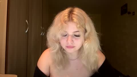 sunshinyflash online show from November 2025 05:36:02 PM