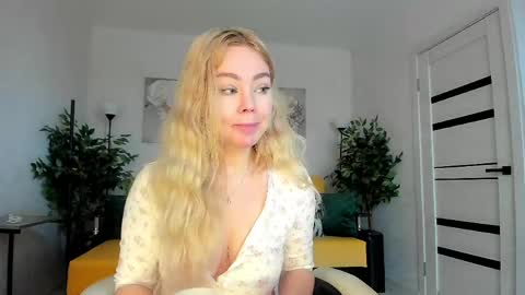 Jenn online show from April 2026 03:55:01 AM