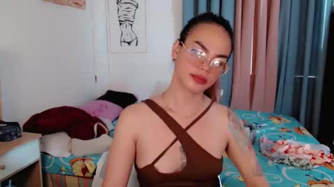 Snapshot of superhotvaleria chatting on May 2026 04:50:01 AM Im val online show from May 2026 04:50:01 AM