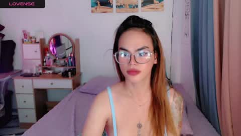 Snapshot of superhotvaleria chatting on May 2026 12:49:01 AM Im val online show from May 2026 12:49:01 AM