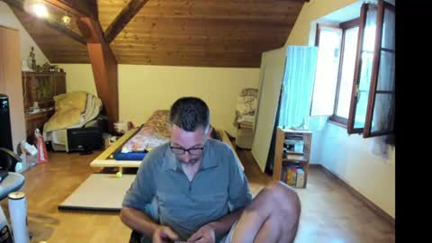 Snapshot of supersquirrel81 chatting on August 2026 04:25:01 AM supersquirrel81 online show from August 2026 04:25:01 AM