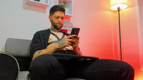 supreme_alpha_ online show from November 2025 03:05:01 AM