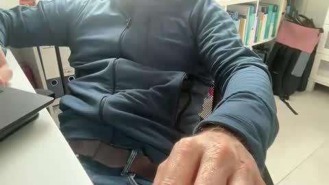 surfstar81 online show from October 2025 11:22:01 AM