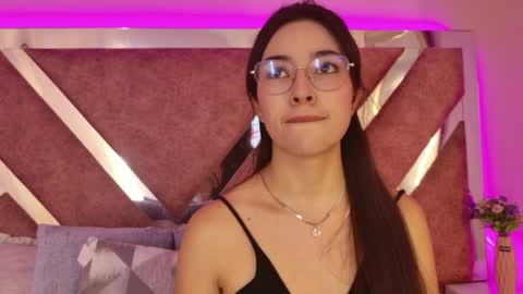 Snapshot of susa1userma_ chatting on June 2026 11:43:01 AM Susann online show from June 2026 11:43:01 AM