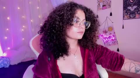 Susan online show from December 2024 09:43:01 PM