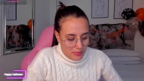 Susan online show from October 2025 10:39:02 PM