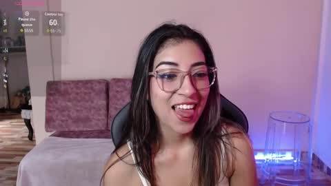 Susana hendrix    online show from April 2026 06:16:01 PM