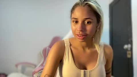 Snapshot of susandolls_ chatting on November 2025 01:33:02 AM susan online show from November 2025 01:33:02 AM
