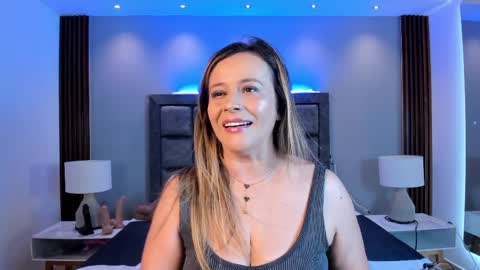 Snapshot of susann_ross chatting on May 2026 10:34:02 AM Susan Everyday From 0530 to 1430 Col Time online show from May 2026 10:34:02 AM