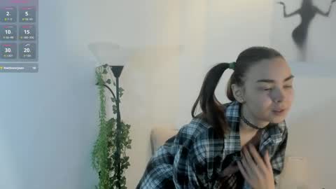 Snapshot of susannahtrojahn chatting on May 2026 05:09:01 PM susannahtrojahn online show from May 2026 05:09:01 PM