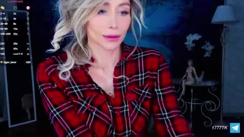 Snapshot of susannawallace chatting on February 2025 03:33:01 AM InaraSerra online show from February 2025 03:33:01 AM