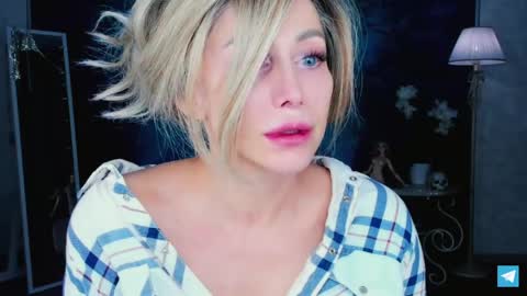 Snapshot of susannawallace chatting on May 2026 02:53:01 AM InaraSerra online show from May 2026 02:53:01 AM
