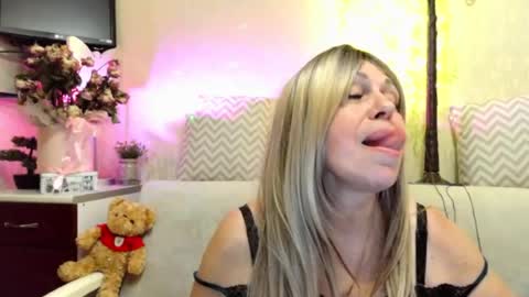 Snapshot of susiexnoreen chatting on July 2026 04:52:02 AM SusiexNoreen online show from July 2026 04:52:02 AM