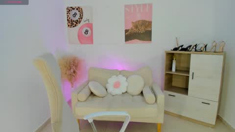 Snapshot of sussan_monroe chatting on May 2026 07:04:01 PM Sussan Monroe online show from May 2026 07:04:01 PM