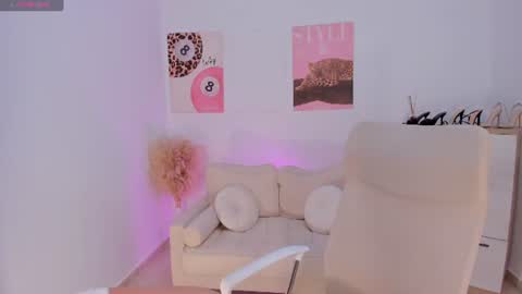 Snapshot of sussan_monroe chatting on June 2026 11:16:01 PM Sussan Monroe online show from June 2026 11:16:01 PM