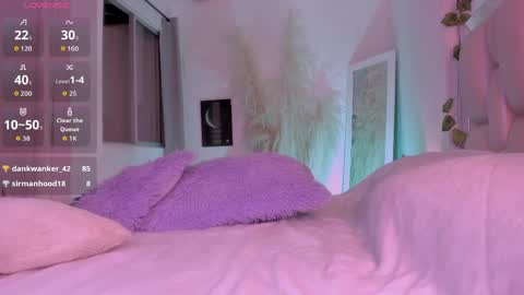 sussy_bell_ online show from May 2026 01:57:16 AM