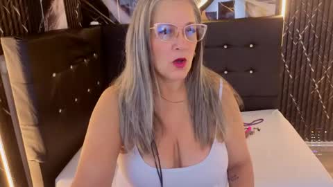 Snapshot of sussy_perez_ chatting on May 2026 03:00:01 AM Sussy online show from May 2026 03:00:01 AM