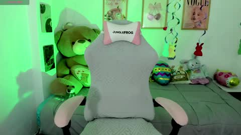 sussy_vanguash online show from April 2026 05:27:02 AM