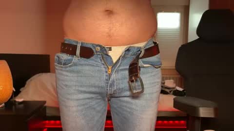 Snapshot of sutlac90 chatting on November 2025 01:57:02 PM sutlac90 online show from November 2025 01:57:02 PM