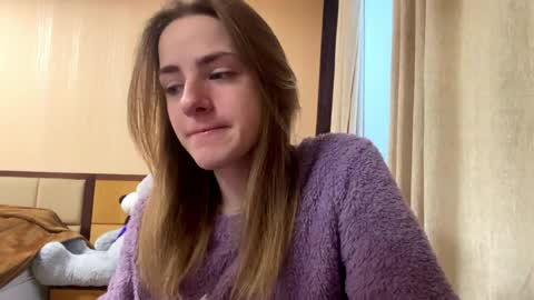 Snapshot of suzannetigerino chatting on April 2026 05:32:01 AM Emila online show from April 2026 05:32:01 AM