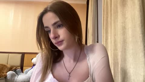 Snapshot of suzannetigerino chatting on April 2026 05:18:01 PM Emila online show from April 2026 05:18:01 PM
