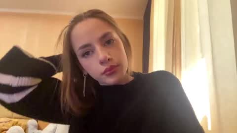 Snapshot of suzannetigerino chatting on May 2026 12:12:02 PM Emila online show from May 2026 12:12:02 PM