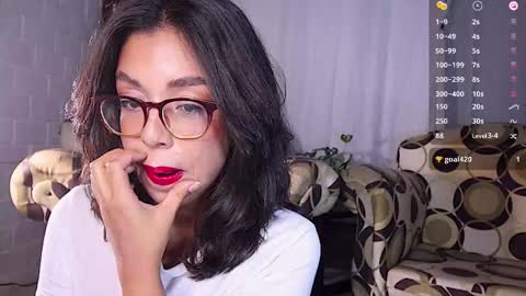 Suzie online show from October 2025 09:04:02 PM