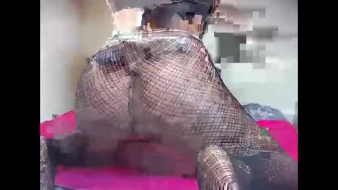 Wildpeachy online show from November 2025 05:40:01 AM