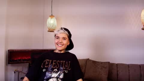 suzuwolf_dim online show from November 2025 05:19:02 AM