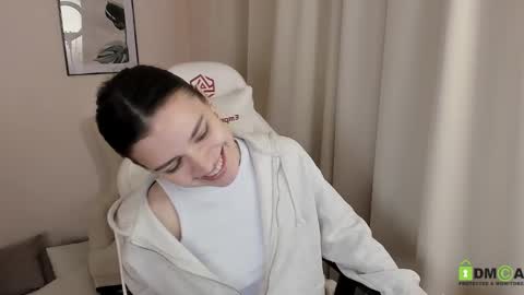 Snapshot of suzyjames chatting on January 2025 01:47:01 AM Suzy next stream Thursday Friday Saturday online show from January 2025 01:47:01 AM