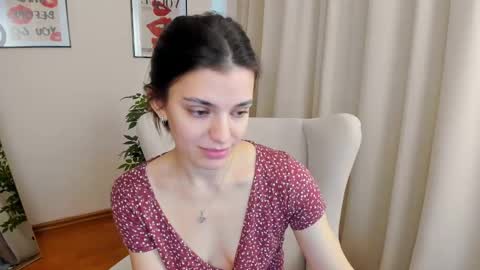 Snapshot of suzyjames chatting on February 2025 05:13:02 AM Suzy next stream Thursday Friday Saturday online show from February 2025 05:13:02 AM