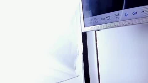 Snapshot of sven_basquiat chatting on May 2026 07:21:01 PM Sven online show from May 2026 07:21:01 PM
