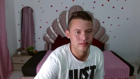 Snapshot of sven_fox723 chatting on May 2026 01:10:02 PM Sven online show from May 2026 01:10:02 PM