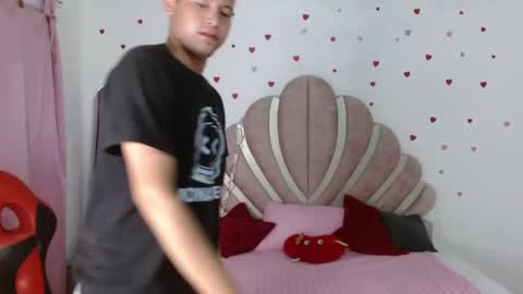Snapshot of sven_fox723 chatting on May 2026 12:54:01 PM Sven online show from May 2026 12:54:01 PM